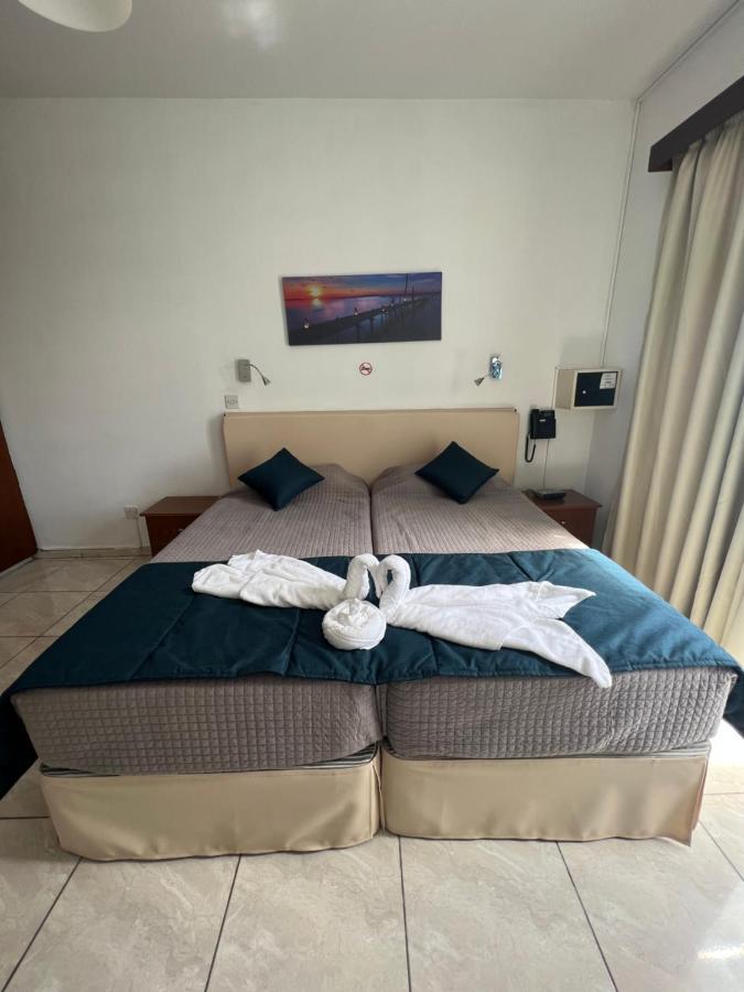 Kefalonitis Hotel Apartments Paphos Exterior photo