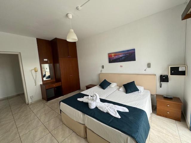 Kefalonitis Hotel Apartments Paphos Exterior photo