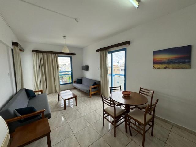 Kefalonitis Hotel Apartments Paphos Exterior photo