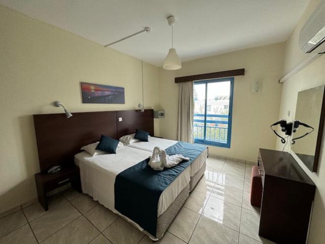 Kefalonitis Hotel Apartments Paphos Exterior photo