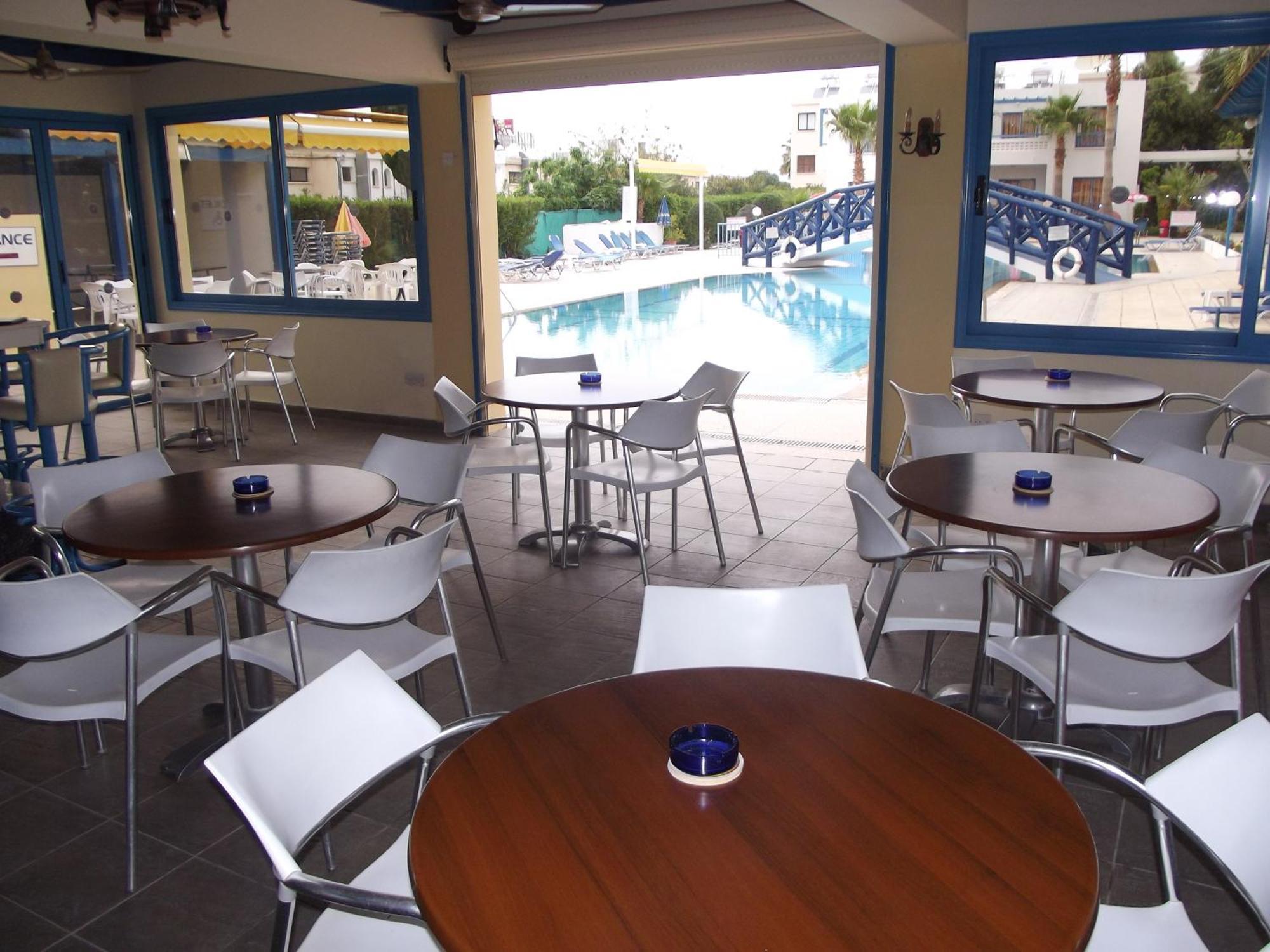 Kefalonitis Hotel Apartments Paphos Exterior photo