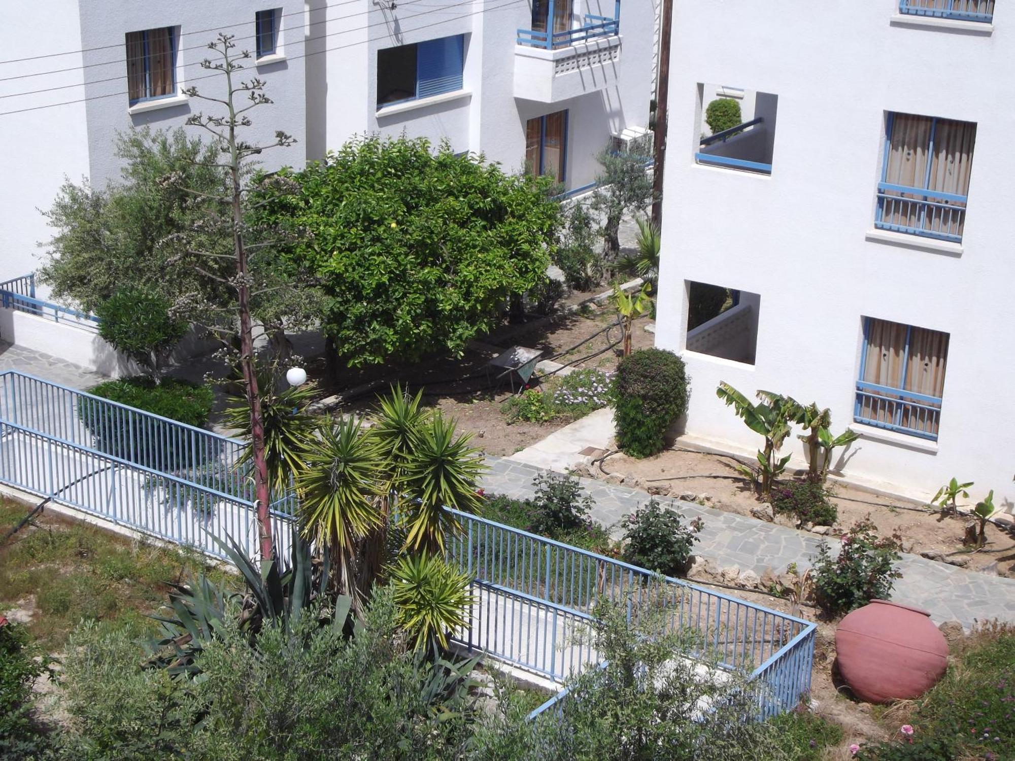 Kefalonitis Hotel Apartments Paphos Exterior photo