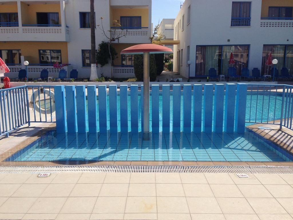 Kefalonitis Hotel Apartments Paphos Exterior photo