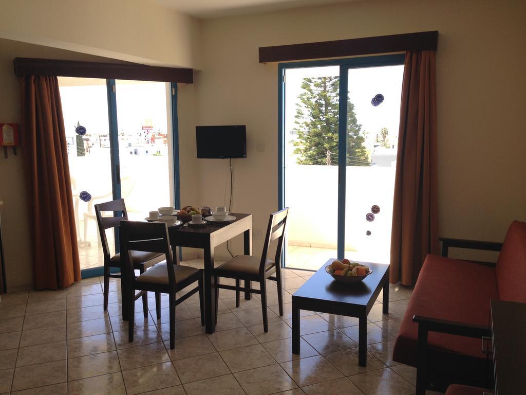 Kefalonitis Hotel Apartments Paphos Exterior photo
