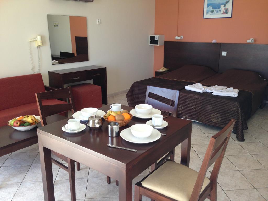 Kefalonitis Hotel Apartments Paphos Exterior photo