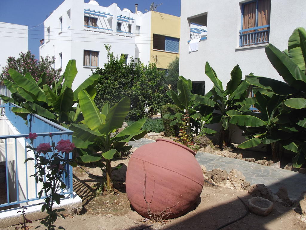 Kefalonitis Hotel Apartments Paphos Exterior photo