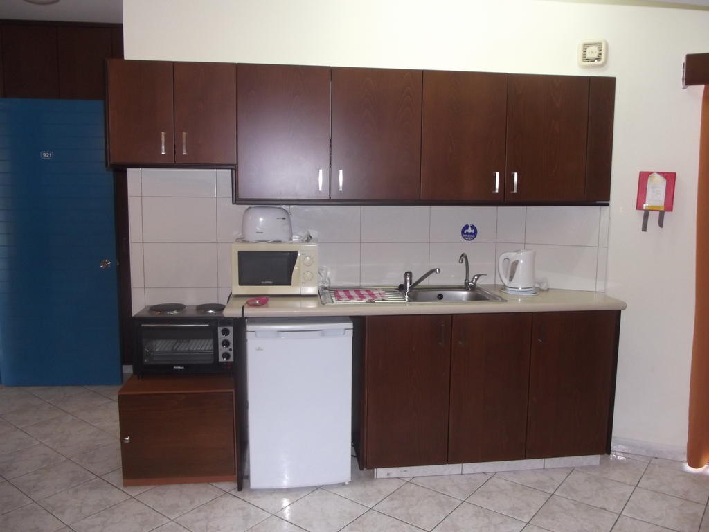 Kefalonitis Hotel Apartments Paphos Room photo