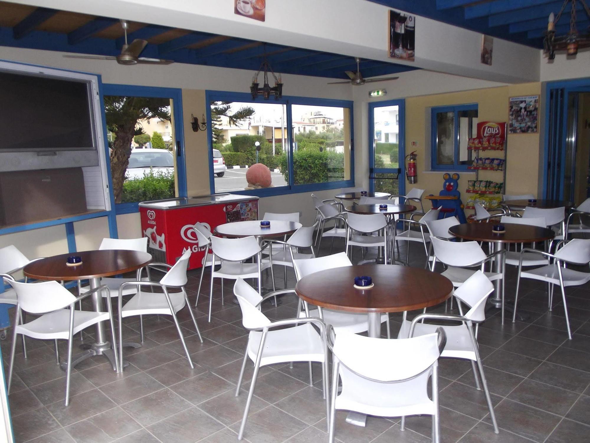 Kefalonitis Hotel Apartments Paphos Exterior photo