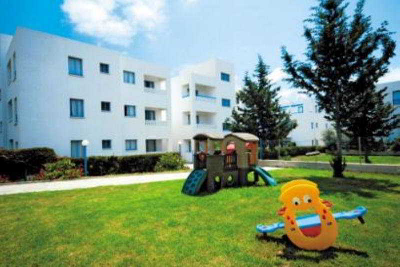 Kefalonitis Hotel Apartments Paphos Exterior photo